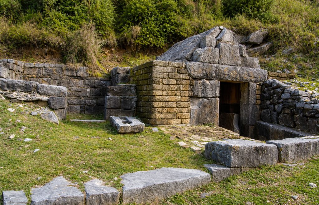 Ancient monumental tomb in the Lucanian necropolis of Roccagloriosa, an important archaeological site in Cilento.